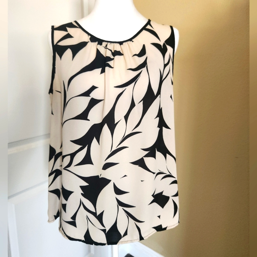Women's Nine West Sleeveless Top, Size Medium